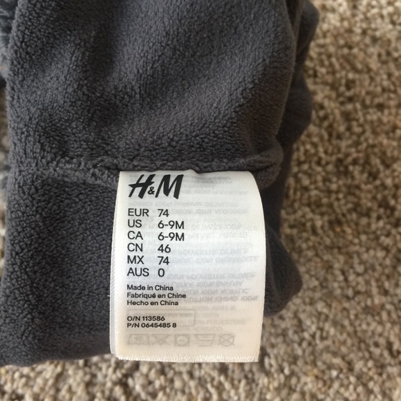 Baby winter hat and footed pajamas - Picture 3 of 6